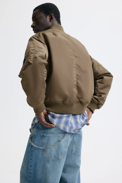 Chamarra bomber en nylon