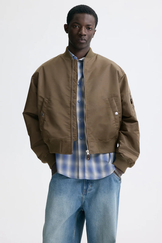 Chamarra bomber en nylon