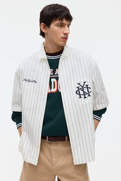 Camisa Regular Fit con diseño bordado