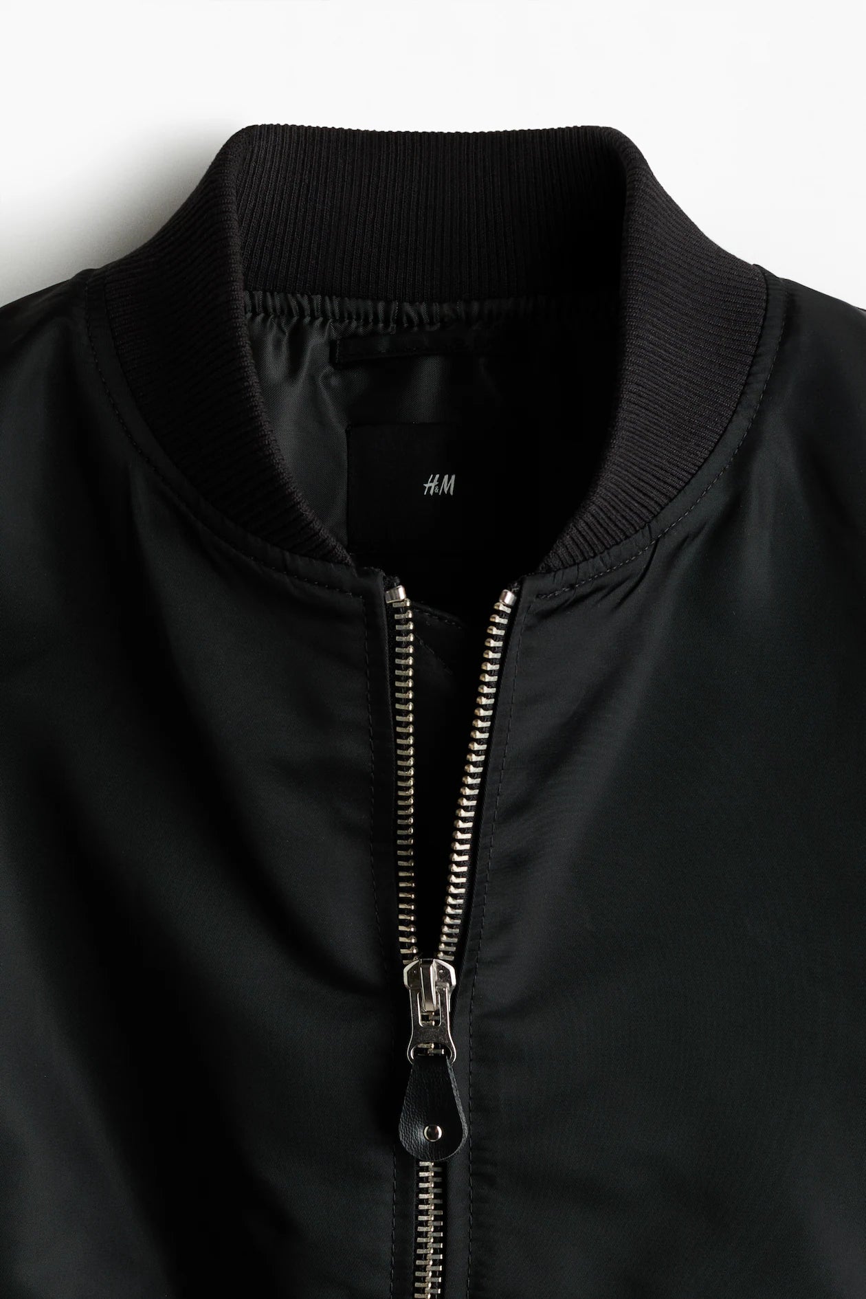 Chamarra bomber en nylon