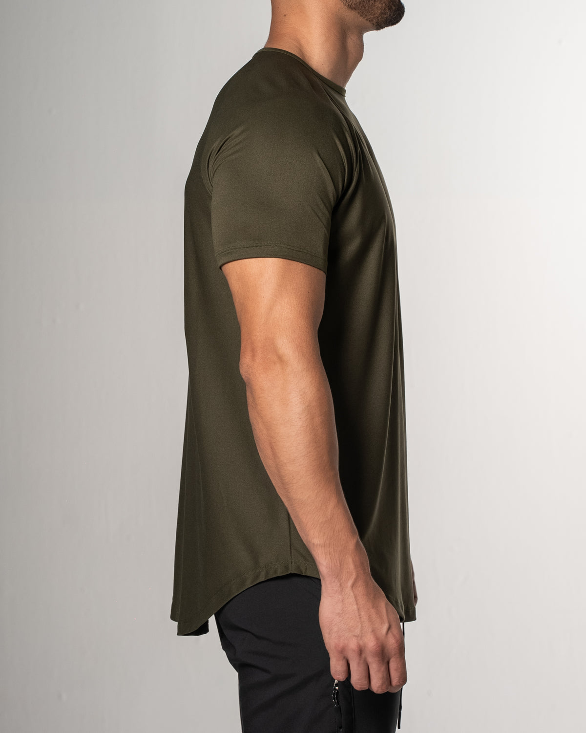 Camiseta deportiva de entrenamiento – Verde militar