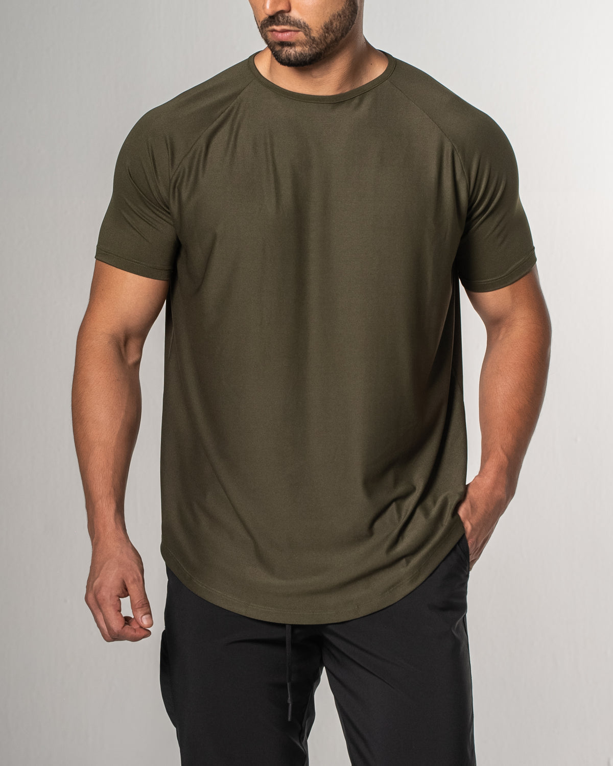 Camiseta deportiva de entrenamiento – Verde militar