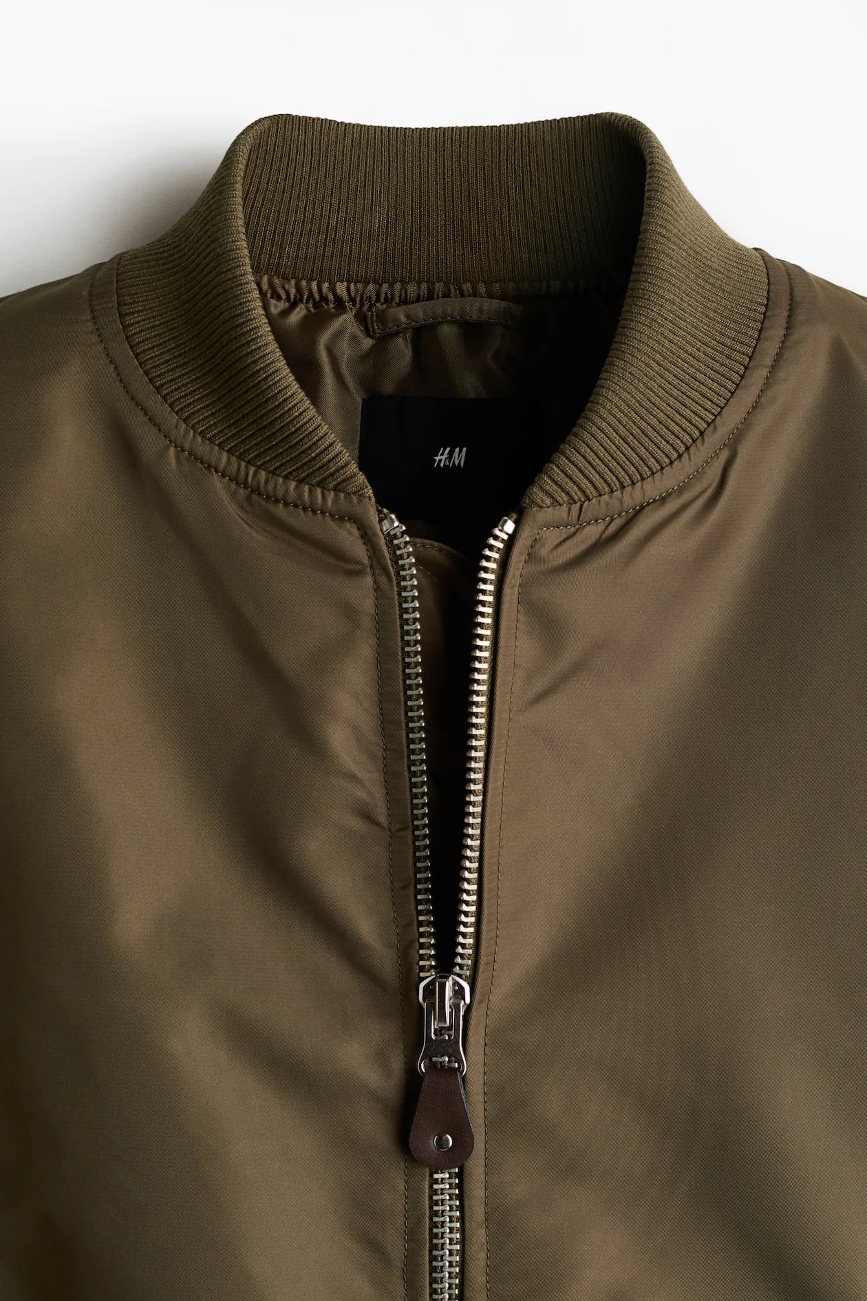 Chamarra bomber en nylon